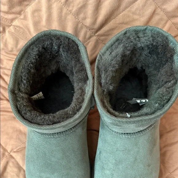 Genuine UGG Since 1974 Australia - Picture 3 of 7